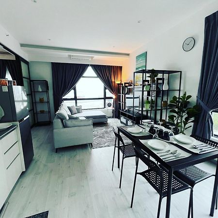 Jesselton Quay Suite By Backyard Kota Kinabalu Extérieur photo