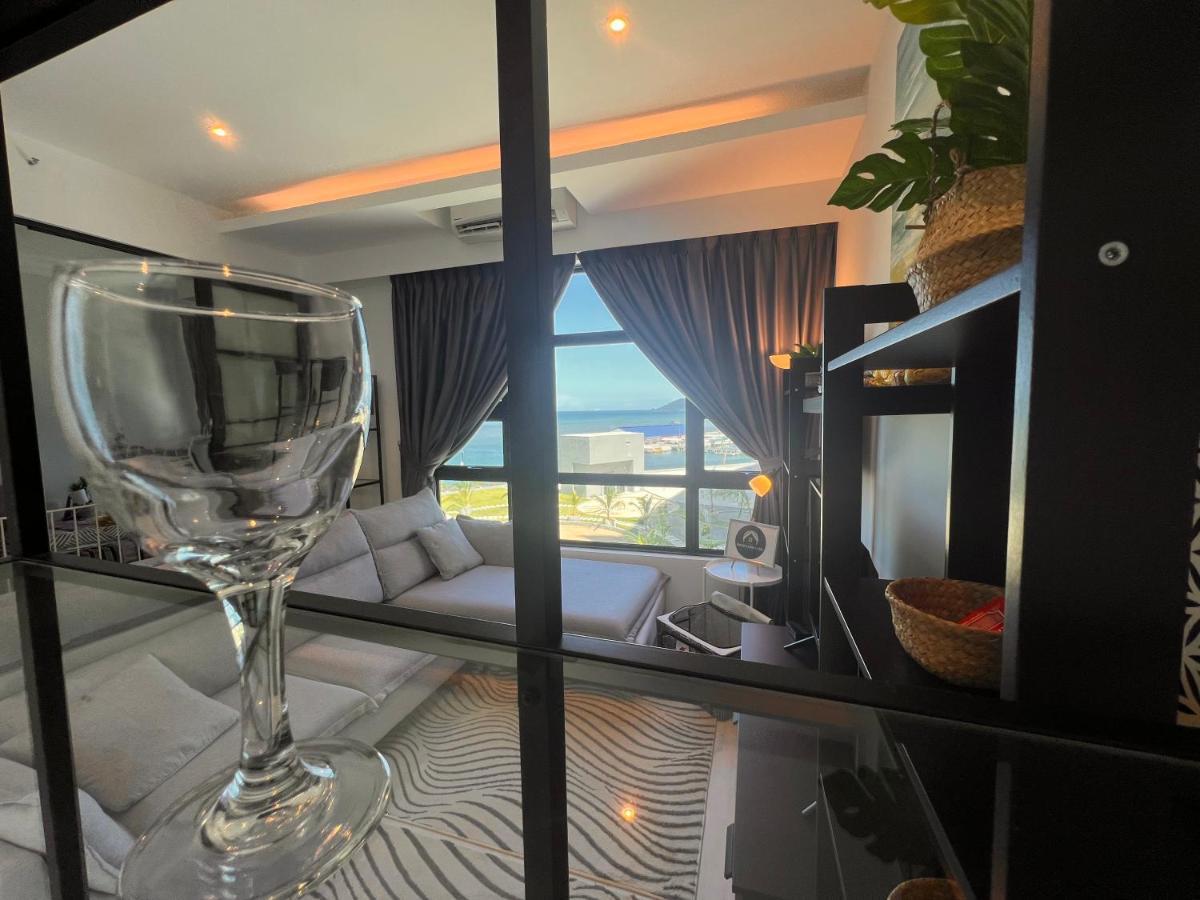 Jesselton Quay Suite By Backyard Kota Kinabalu Extérieur photo